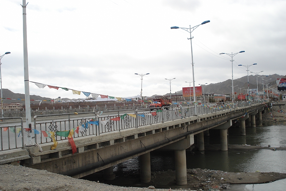 西藏日喀则内环路二段城市桥|City bridge in Second Inner Ring Road, Shigatse, Tibet